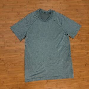 lululemon athletica Men's Metal Vent Tech Short-Sleeve Shirt